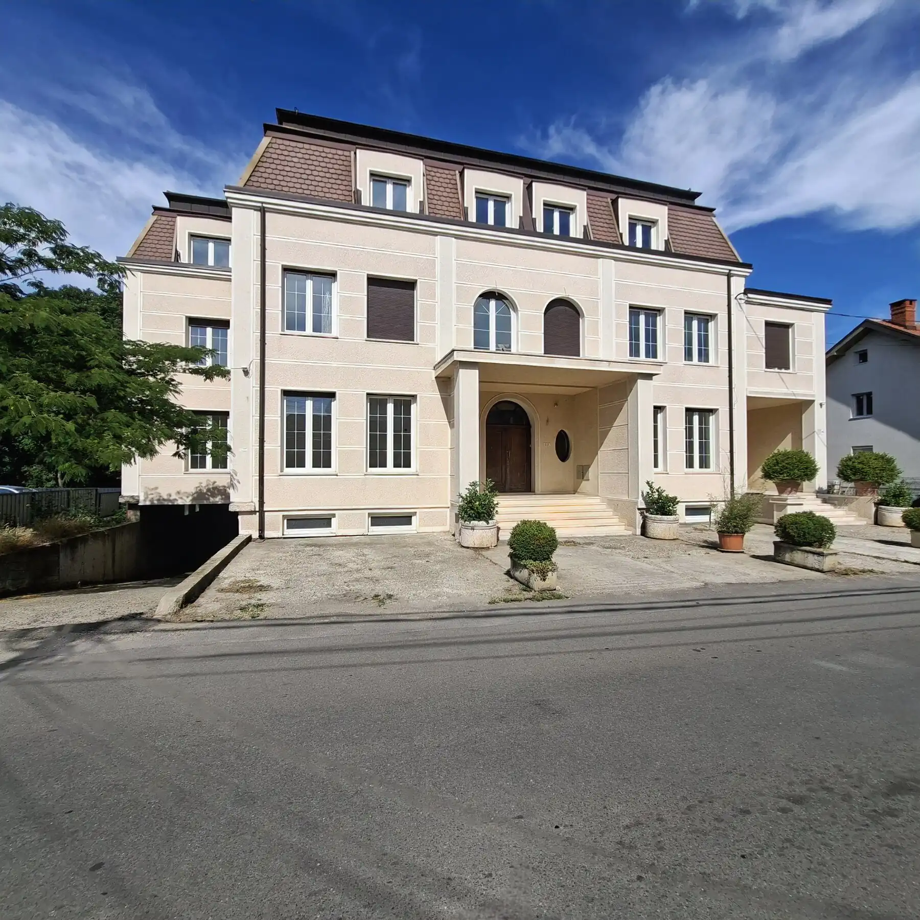 Priora House, fasada
