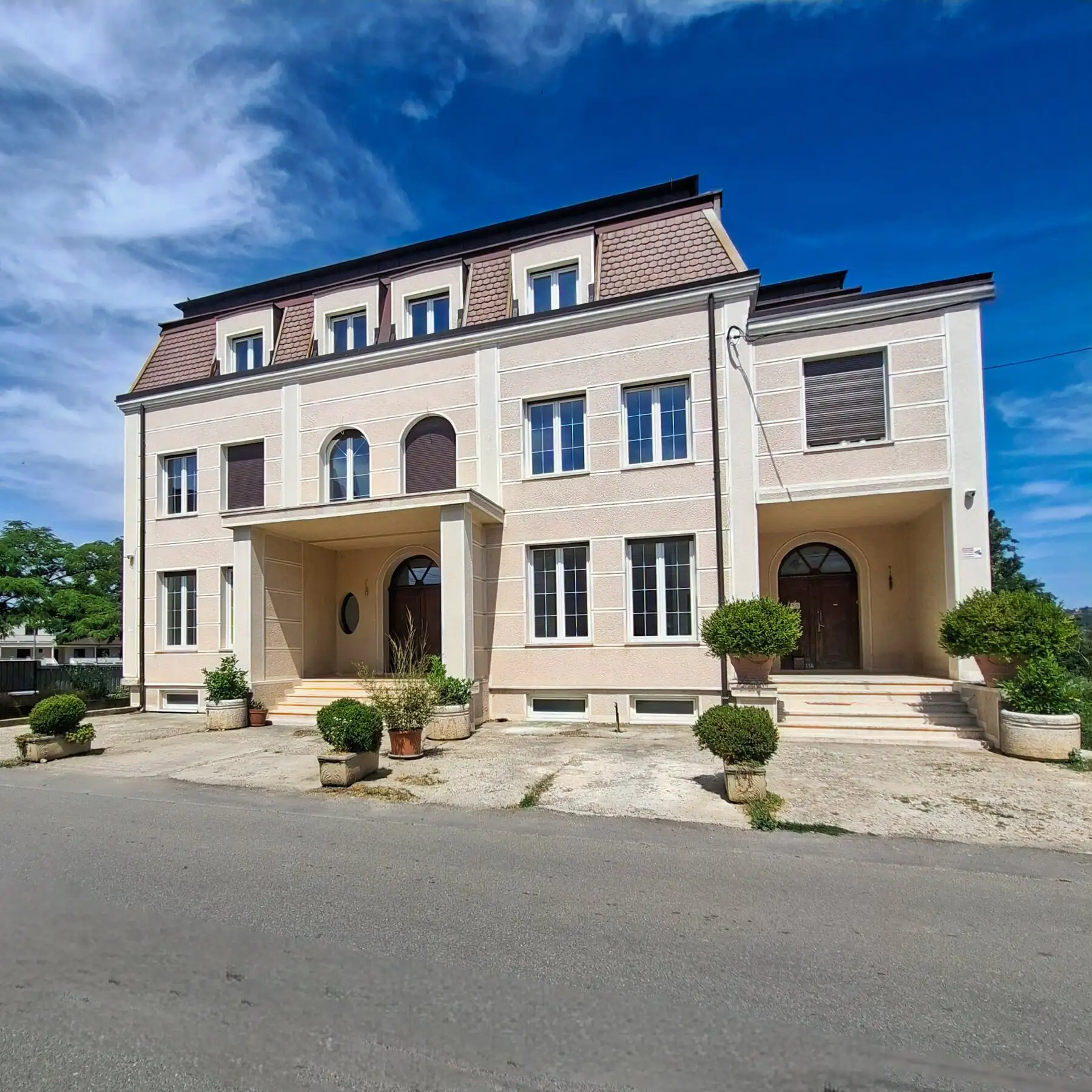 Priora House, fasada